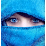 蓝色眼睛女生头像图片