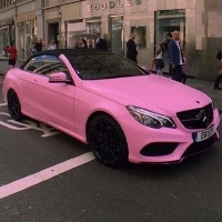 粉色汽车头像